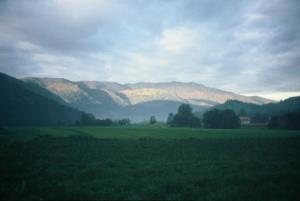 Blick auf das mächtige Massiv der Hochebene Menina planina